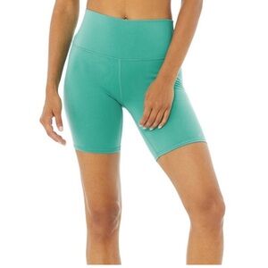 Alo Yoga “7 shorts, stretch